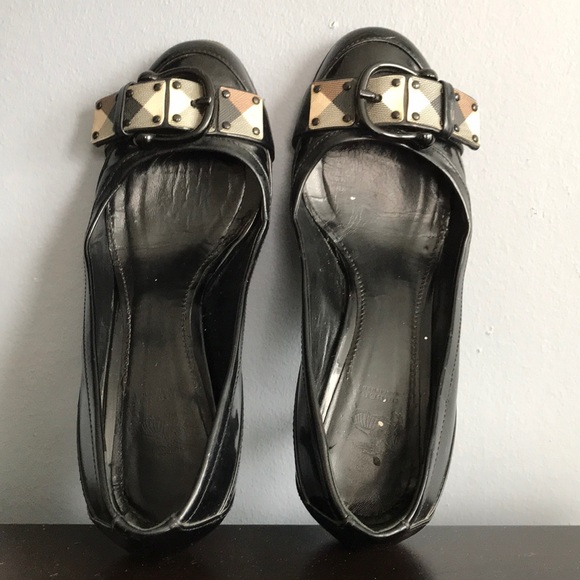 Authentic Burberry black kitten heels - Picture 2 of 7